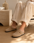 Copenhagen Suede Clogs – Kameli
