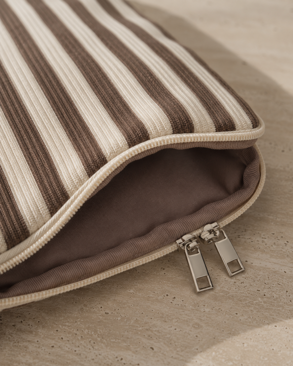 Copenhagen Stripe Laptop Sleeve – Mocha